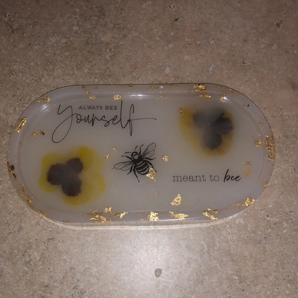 Bee your self tray